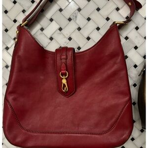 Red Leather Marc by Marc Jacobs Purse Shoulder bag GUC Nice Closure detail